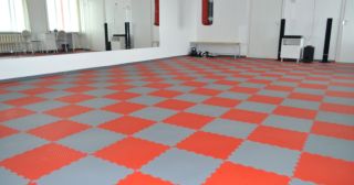 Резиновое покрытие для спортзала Карасук, цена от 879 руб.